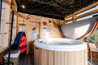Cozy Big Lake Cabin + Private Spa House, Hot Tub & Sauna - Chalets