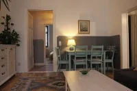 Quiet & cozy apartment in Südstadt, close to the train station & free parking