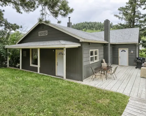 Black Barrel Lodge Hotels in Lead