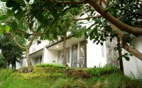 Mutiara Home Villa - Villas