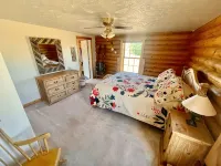 Beautiful Cabin! Fireplace, Deck, Pooltable! - Chalets