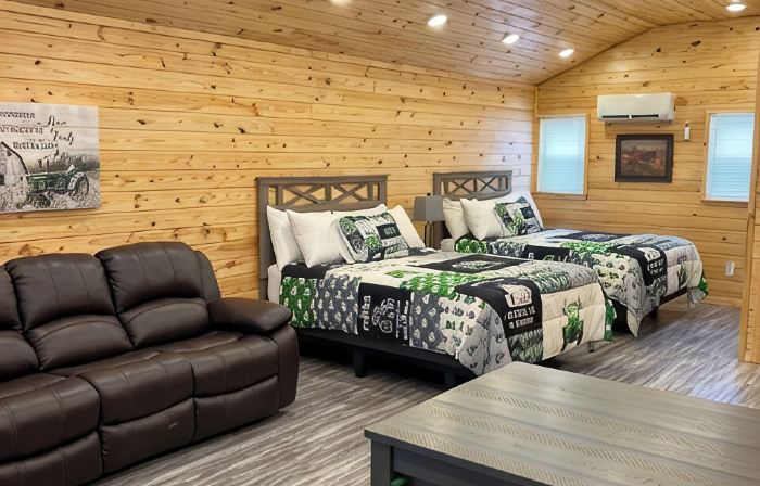 Cabin Unit 2 of 6 with 1 bedroom and WiFi, AC in serene Paige
