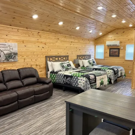 Cabin Unit 2 of 6 with 1 bedroom and WiFi, AC in serene Paige