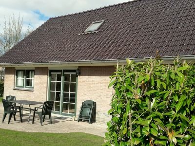 Detached vacation home with enclosed garden close to the Wadden coast