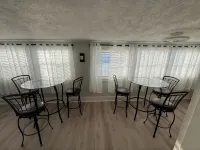 Spacious 5 Bedroom 4 Bathroom Home on Conesus Lake with 100 ft of Lakefront - Homestays