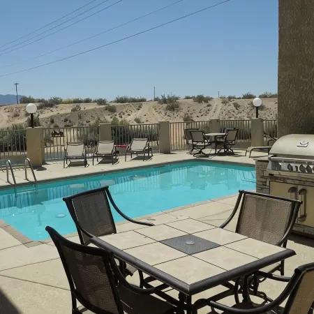 Beach Front Luxury Condo near Lake Havasu's London Bridge