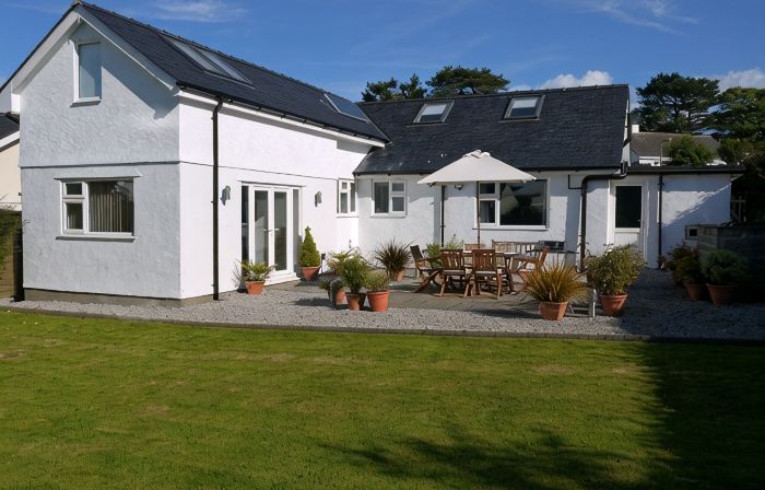 Spacious and modern family holiday home