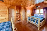 Huge Mountain Estate,Blue Ridge View, Sleeps 18, Hot Tub, Deck, & Game Room