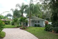 Centrally located to shopping & 10 Minutes to the Beach!