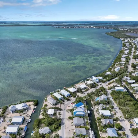 Waterfront House in the heart of Cudjoe Key.