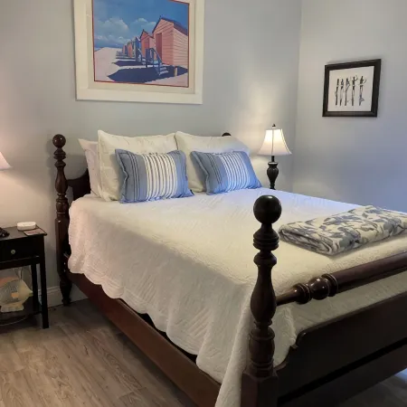 Pet-Friendly Obx Retreat - 3Br/2BA - Private Beach Parking MP6 Kill Devil Hills