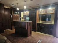 Camper sleeps 4 Located at Lake Cumberland State Park Entrance. Boat Ramp 3min - Wi-Fi