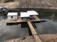 設施齊全！Grand Lake湖畔Drowning Creek帶船艇碼頭及景觀度假屋 - 3 星級