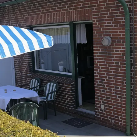 Quietly located vacation home near the beach & harbor in Carolinensiel - WLAN+pets