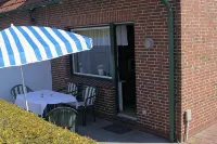 Quietly located vacation home near the beach & harbor in Carolinensiel - WLAN+pets - Wifi