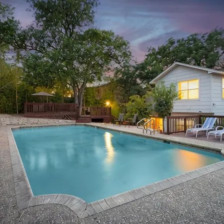 ~Bamboo Oasis Relaxing Hot Tub Family Time~ Get to Anywhere in SA in 20 Mins!