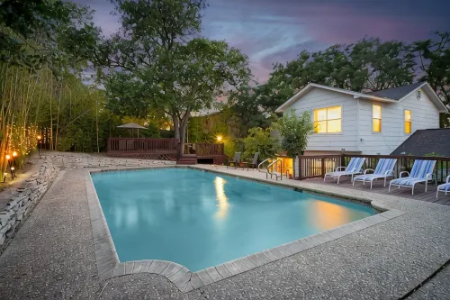~Bamboo Oasis Relaxing Hot Tub Family Time~ Get to Anywhere in SA in 20 Mins!