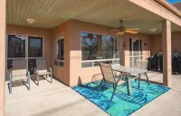 Charming 3-bedroom house with AC, WiFi in tranquil Cottonwood - Homestays