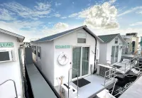 Aqua Lodge Houseboat "Yellow Tail " - Laiva