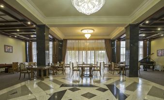 Ani Central Inn