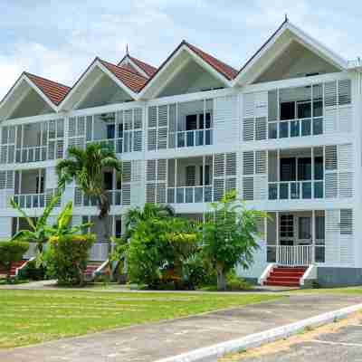 Beautiful Penthouse Apartment overlooking the Ocean. Hotel Exterior