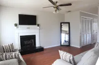 Cozy 2-Bedroom Townhome Close to Everything - 3-Star
