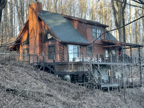Spacious Mountain Home Close to Blue Ridge Pkwy w/ Hot Tub