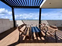 Brand New Build - Best Location 2 Blocks from the Fery Ocean View Pool Roof Top. - 4 stjerner