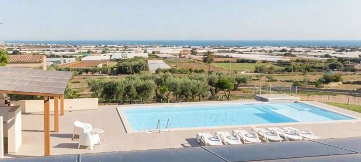 Joy, emotions of Casa Barone, sea view, swimming pool, wifi, barbecue Hotels in Scicli