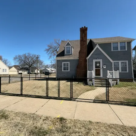Cozy Corner Cottage - 4 Bed/2 BathNo Cleaning Fee!