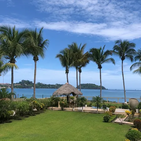 Villa Elysian Beachfront Luna Studio Sleeps 4