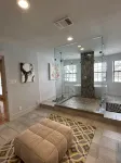 Spacious 6-bedroom house on Lake LB J - 3-Star