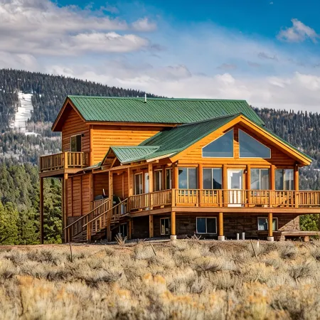 Mountain House Sleeps 18, Mins to Ski, Hike, Golf, Fish; Generator; Fenced Yard