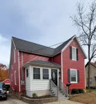 Short walk to town and beaches! - 2-Star