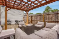 King Bed, Cozy Patio Fire-Pit Area - 4-Star