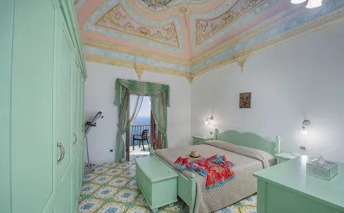 Ancient villa with fantastic sea view and swimming pool just a few minutes from Positano - Villas
