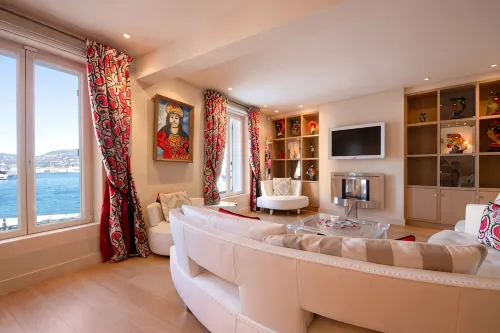 Rare! Saint-Tropez Port – Quai d'Honneur, Terrace, Sea View, 100m², A/C - 4-Star