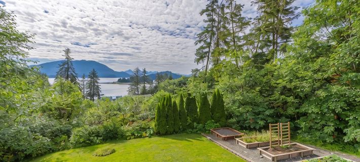 Luxury Auke Bay Chalet~ Ocean Views, Hot Tub, Sauna, Fireplace, Ultimate Retreat Hotels in Juneau