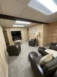 Perfect Getaway! Secluded Modern 3 Bedroom, 2 Bath Cabin on 12.5 Private Acres - Chalets