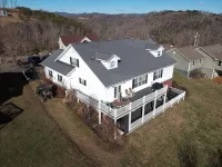 Falcons Crest @ Sugar Hollow (Huge home with Covered Slip and Reserved Parking)