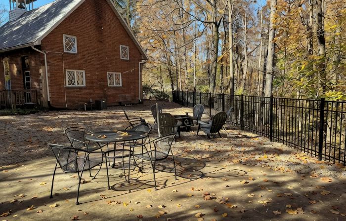 Old School 7 - Charming 2-bedroom historic home in welcoming Mansfield