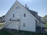 Exclusive apartment with 2 balconies and sea views - only 200m from the beach! - Wifi