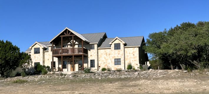 Beautiful 5/5.5 Home on 5 Acres w/Private Pool. River Access 2 m. Away リアルのホテル