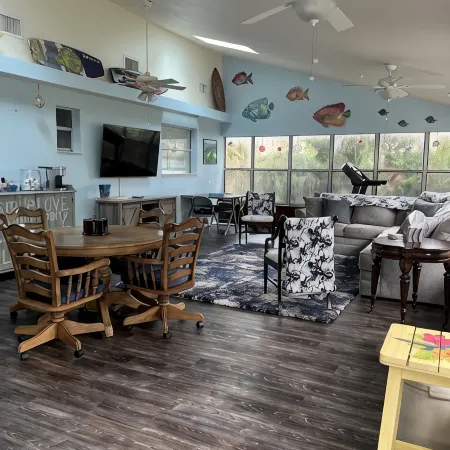 Charming 3-bedroom house with WiFi and AC in Crystal River