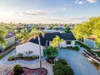 Paradise Waterfront Resort Pool, Spa, Dock, Kayaks, Pets, Ext. Stay&May Discount - 4-Star