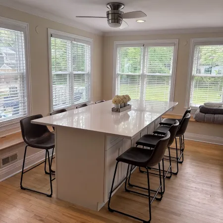 Lake Michigan Beach Is Across Street, 6 Person Hot Tub, Fire Pit, New Bathrooms