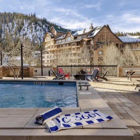 3Br Village Penthouse · Huge Deck · Hot Tub