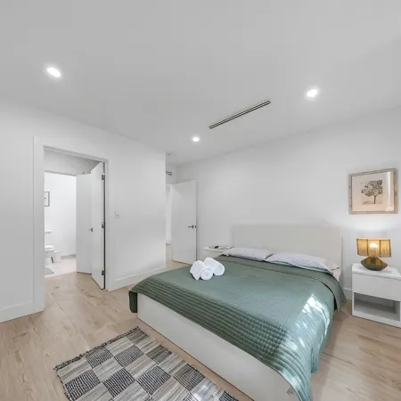 Up to 12 guest Modern Villa near Wynwood!