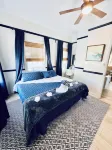 Only 4 bedroom with a view of Main Street located in the Downtown Core District - 3 estrellas