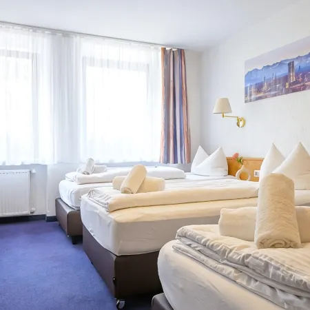 Hotel Margit Отели рядом с достопримечательностью «Железнодорожный вокзал Хаккербрюкке»